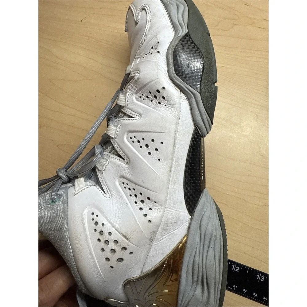 Air Jordan Melo M10 White Wolf Grey Green Glow Size 9 Sneakers 629876-105